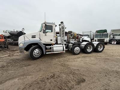 Mack Vision CXN613 Tri Axle Day Cab Truck - 427HP, 10 Speed Manual