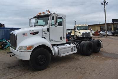 Peterbilt 348 Day Cab Truck - Paccar 300HP, Automatic