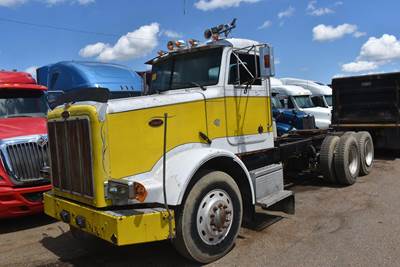 Peterbilt 378 Day Cab Truck - Caterpillar 425HP, 9 Speed Manual