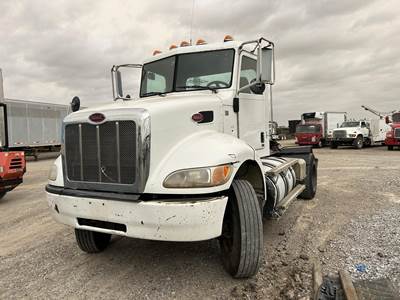 Peterbilt 382 Single Axle Day Cab Truck - Cummins 300HP, Automatic