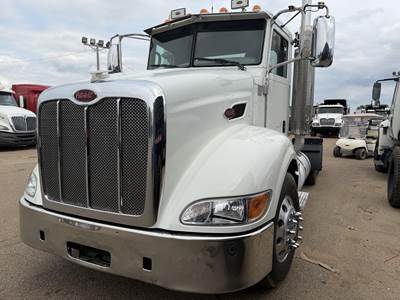 Peterbilt 384 Day Cab Truck - Cummins 450HP, 10 Speed Ultrashift Amt
