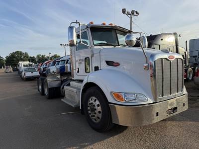 Peterbilt 386 Day Cab Truck - Paccar 455HP, 10 Speed Manual