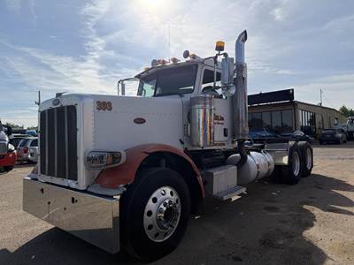 Peterbilt 388 Day Cab Truck - Caterpillar 475HP, 10 Speed Manual