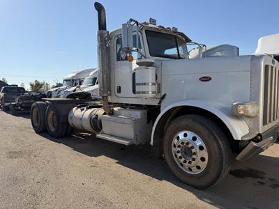 Peterbilt 388 Day Cab Truck - Paccar 455HP, 10 Speed Manual