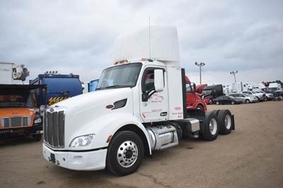 Peterbilt 579 Day Cab Truck - Cummins 450HP, 13 Speed Manual