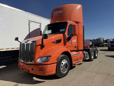 Peterbilt 579 Day Cab Truck - Paccar 455HP, 12 Speed Amt