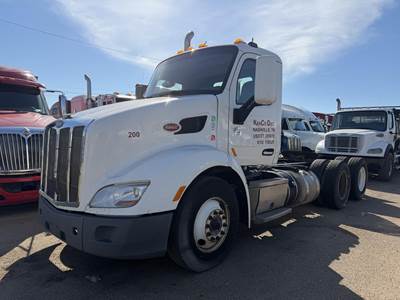 Peterbilt 579 Day Cab Truck - Paccar 455HP, 10 Speed Ultrashift Amt