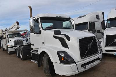 Volvo VNL64T300 Day Cab Truck - D13 455HP, 12 Speed I Shift Amt
