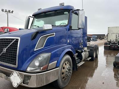 Volvo VNL64T300 Day Cab Truck - D13 455HP, 12 Speed I Shift Amt