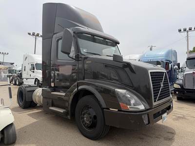 Volvo VNL64T300 Single Axle Day Cab Truck - D13 405HP, 12 Speed I Shift Amt