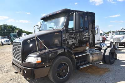 Volvo VNM42T200 Single Axle Day Cab Truck - D12 375HP, 10 Speed Manual