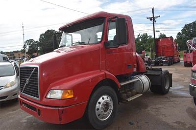 Volvo VNM42T200 Single Axle Day Cab Truck - D12 375HP, 10 Speed Manual