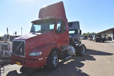 Volvo VNM42T200 Single Axle Day Cab Truck - D12 395HP, 10 Speed Manual