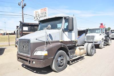 Volvo VNM42T200 Single Axle Day Cab Truck - D12 375HP, 10 Speed Manual