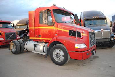 Volvo VNM42T200 Single Axle Day Cab Truck - VED-12 435HP