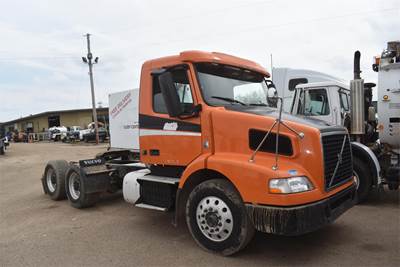 Volvo VNM64T200 Day Cab Truck - D11 395HP, 10 Speed Manual
