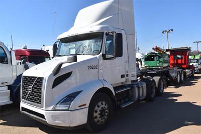 Volvo VNR64T300 Day Cab Truck - D11 425HP, 12 Speed I Shift Amt