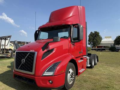 Volvo VNR64T300 Day Cab Truck - D13 405HP, 12 Speed I Shift Amt