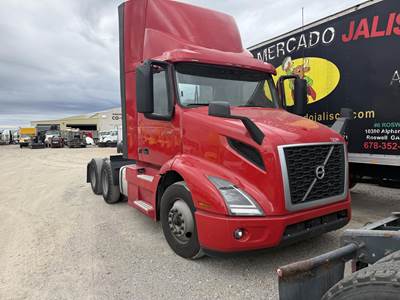 Volvo VNR64T300 Day Cab Truck - D13 405HP, 12 Speed I Shift Amt