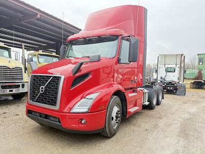 Volvo VNR64T300 Day Cab Truck - D13 405HP, 12 Speed I Shift Amt