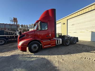 Volvo VNR64T300 Day Cab Truck - D13 405HP, 12 Speed I Shift Amt