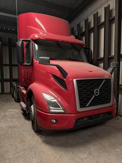 Volvo VNR64T300 Day Cab Truck - D13 405HP, 12 Speed I Shift Amt