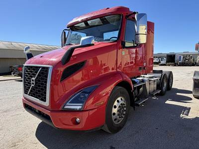 Volvo VNR64T300 Day Cab Truck - D13 425HP, 12 Speed I Shift Amt