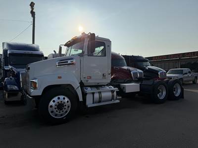 Western Star 4700 Day Cab Truck - Detroit 470HP, 10 Speed Manual