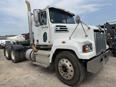 Western Star 4700 Day Cab Truck - Detroit 450HP, Automatic
