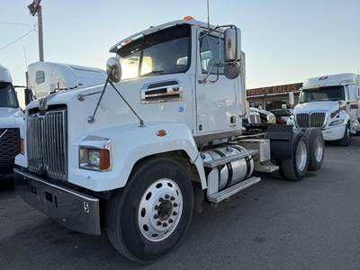 Western Star 4700 Day Cab Truck - Detroit 450HP, 10 Speed Ultrashift Amt