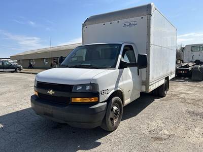 Chevrolet Express 3500 17 ft Box Truck - Automatic, Roll up Door