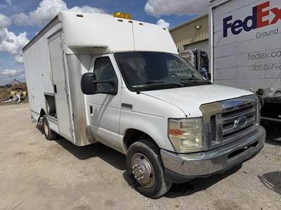 Ford E-350 15 ft Box Truck - 305HP, 6 Speed Automatic, Roll up Door