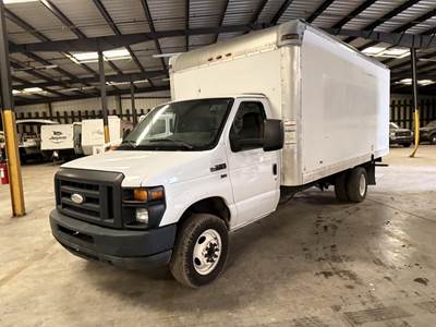 Ford E350 17 ft Box Truck - Automatic, Roll up Door