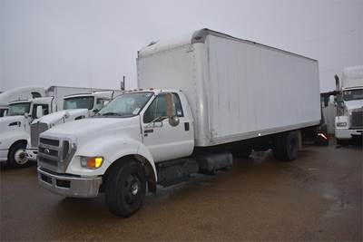 Ford F-650 24 ft Box Truck - Automatic, Roll up Door