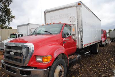 Ford F-750 24 ft Box Truck - 260HP, 6 Speed Manual, Roll up Door, Liftgate