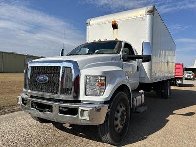 Ford F-750 XL 24 ft Box Truck - 300HP, Automatic