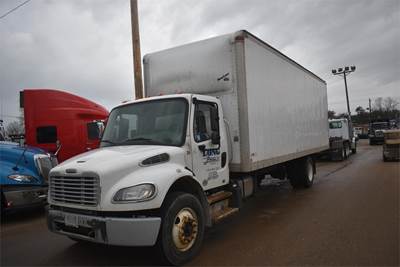 Freightliner M2 106 26 ft Box Truck - 250HP, Automatic, Roll up Door