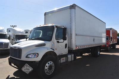 Freightliner M2 106 26 ft Box Truck - 260HP, Automatic, Roll up Door, Liftgate