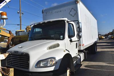 Freightliner M2 106 24 ft Box Truck - 250HP, Automatic