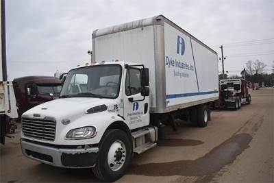 Freightliner M2 106 26 ft Box Truck - 250HP, Automatic, Roll up Door