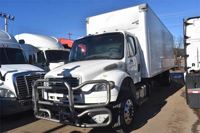 Freightliner M2 106 28 ft Box Truck - 350HP, Automatic, Roll up Door, Liftgate
