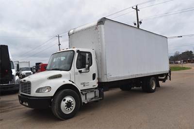 Freightliner M2 106 24 ft Box Truck - 240HP, Automatic, Roll up Door