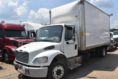 Freightliner M2 106 18 ft Box Truck - 240HP, Automatic, Roll up Door, Liftgate