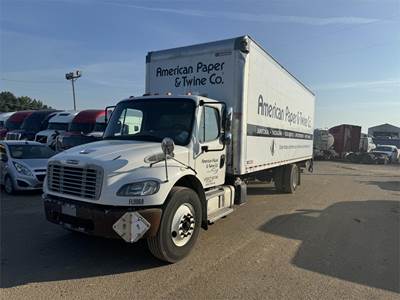 Freightliner M2 106 26 ft Box Truck - 260HP, 5 Speed Automatic, Roll up Door, Liftgate