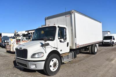 Freightliner M2 106 24 ft Box Truck - 260HP, Automatic, Roll up Door
