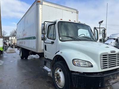 Freightliner M2 106 26 ft Box Truck - 240HP, Automatic, Roll up Door, Liftgate