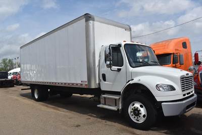 Freightliner M2 106 28 ft Box Truck - 270HP, Automatic, Roll up Door