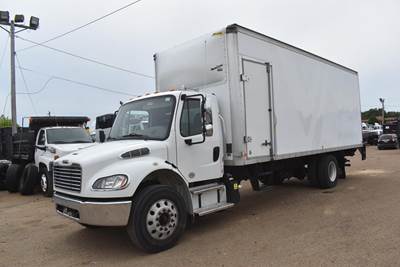 Freightliner M2 106 24 ft Box Truck - 250HP, Automatic, Roll up Door, Liftgate