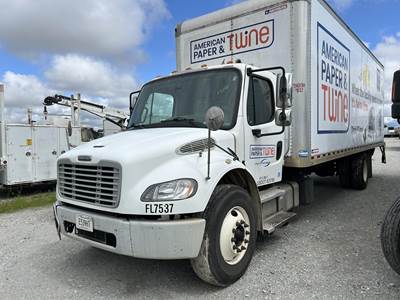Freightliner M2 106 26 ft Box Truck - 250HP, Automatic, Roll up Door, Liftgate