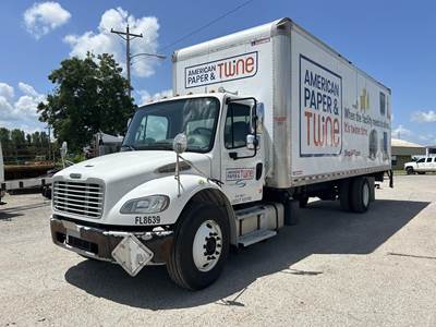 Freightliner M2 106 26 ft Box Truck - 250HP, Automatic, Roll up Door, Liftgate